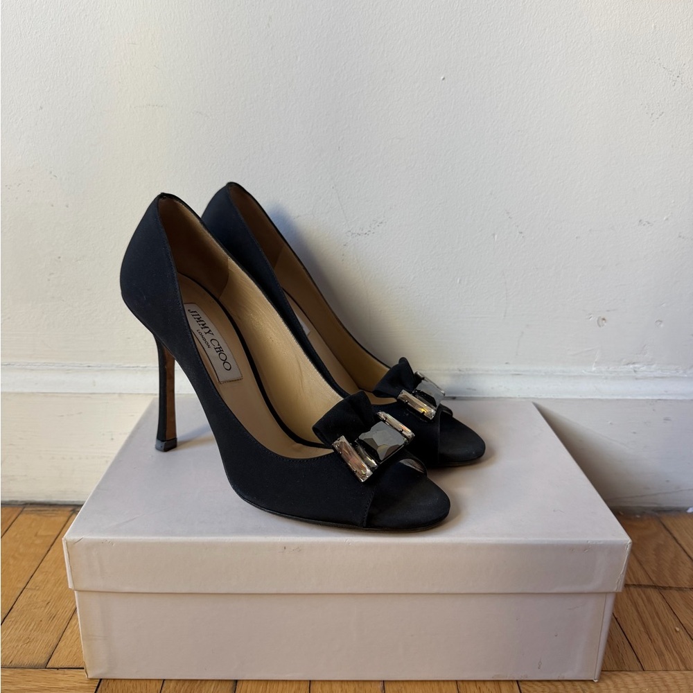 Jimmy Choo Black Satin Heels with Bow Accent size 38 very good  condition